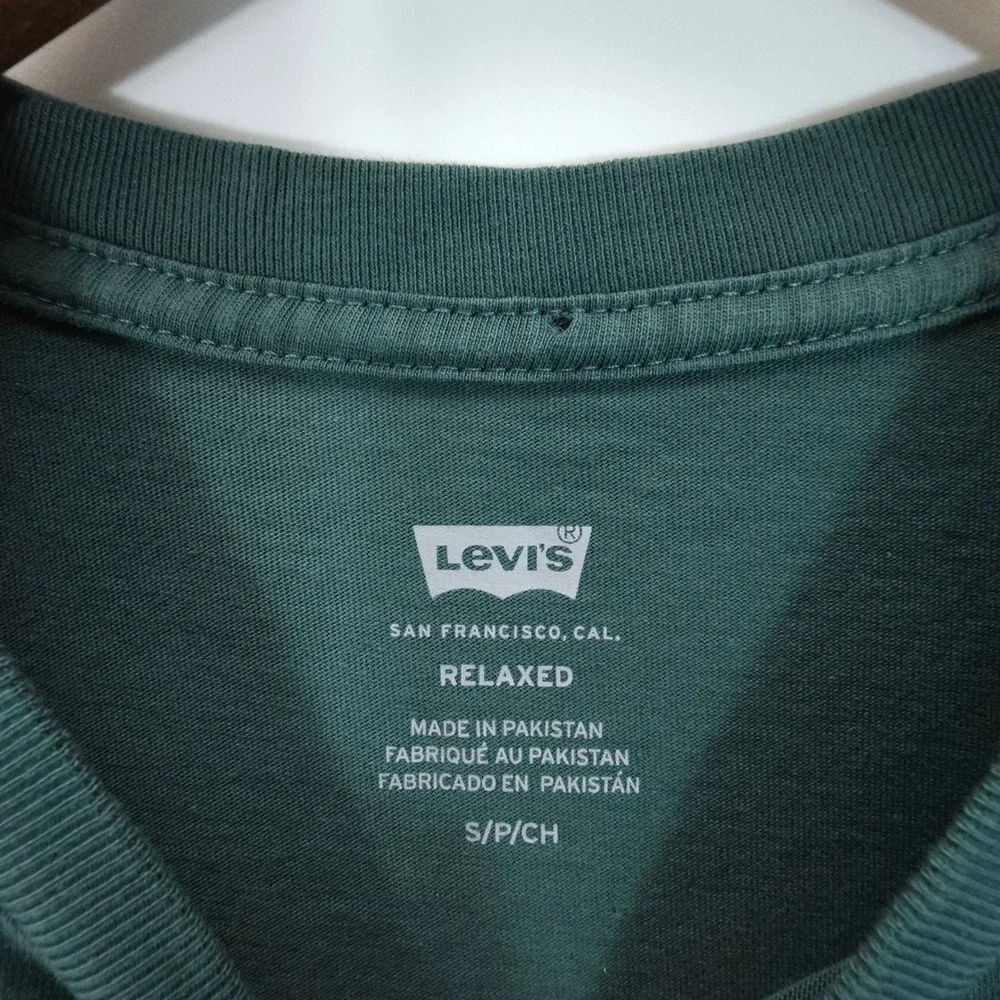 Vintage‎ Levis Shirt Mens Small Green Bass Lake Fish Camp Graphic Tee Streetwear